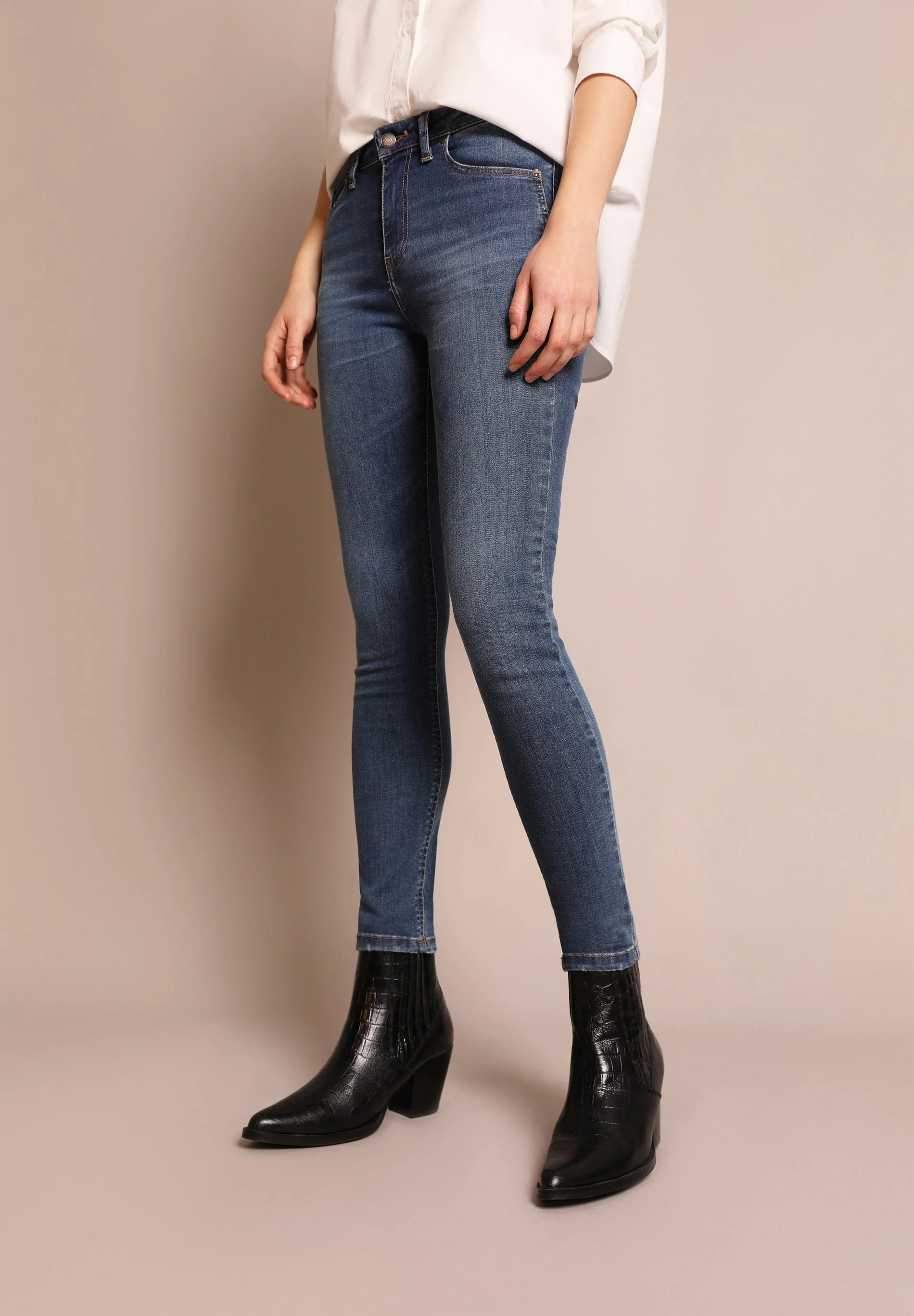 JEANS CIGARRO TACHAS - Image 3