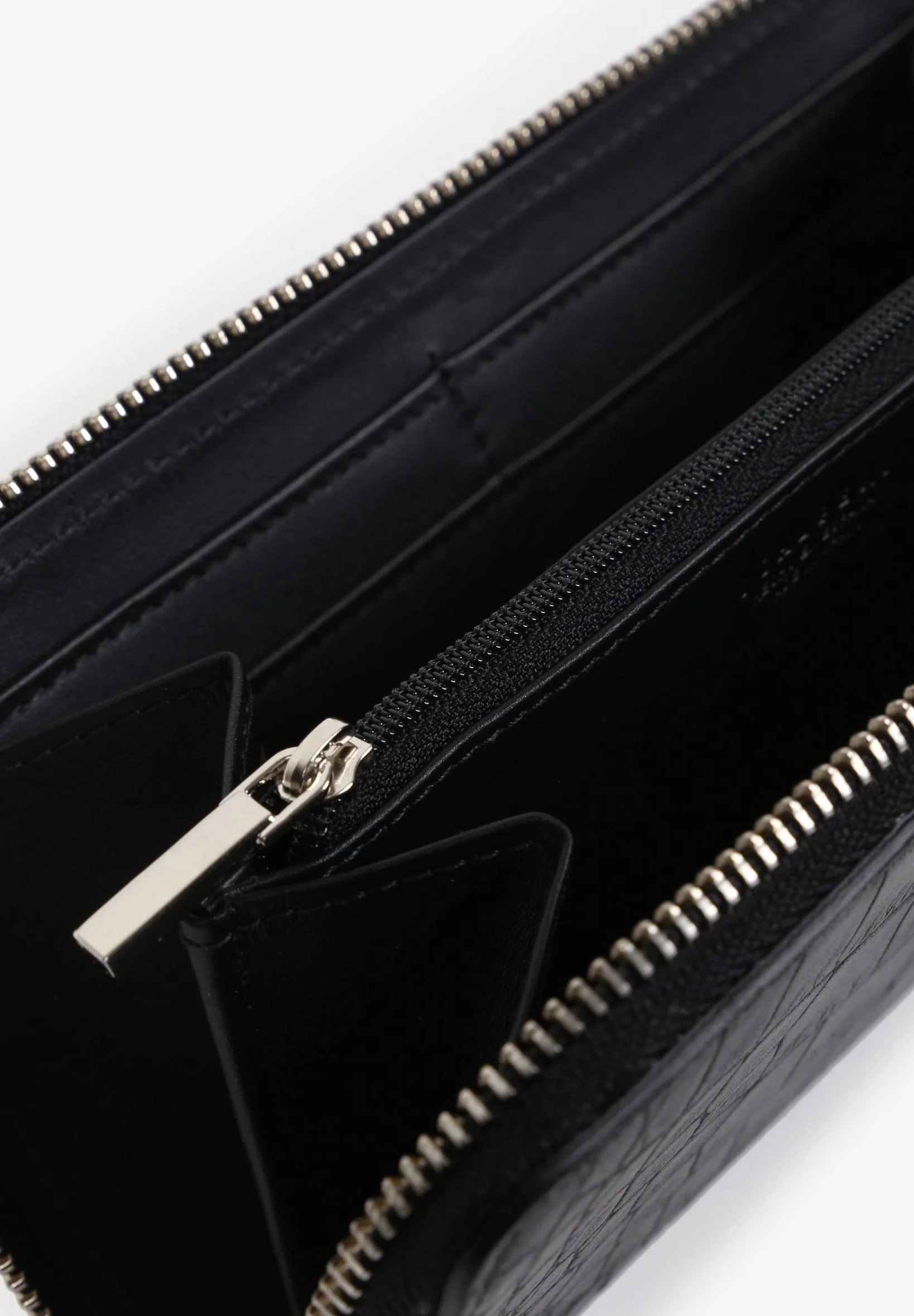 CARTEIRA EM PELE GRAVADA - Image 5