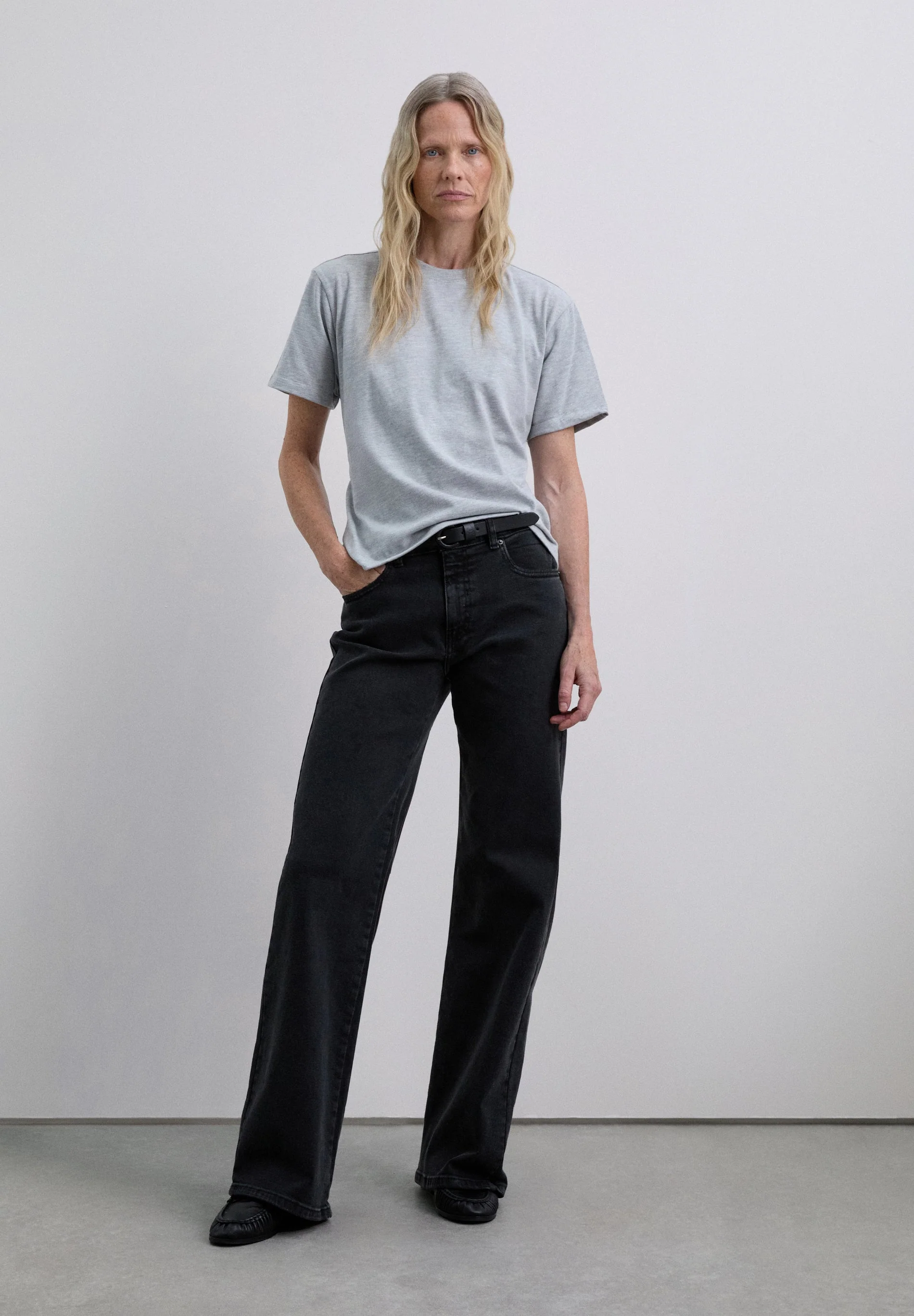 T-SHIRT COM NÓ ATRÁS - Image 4