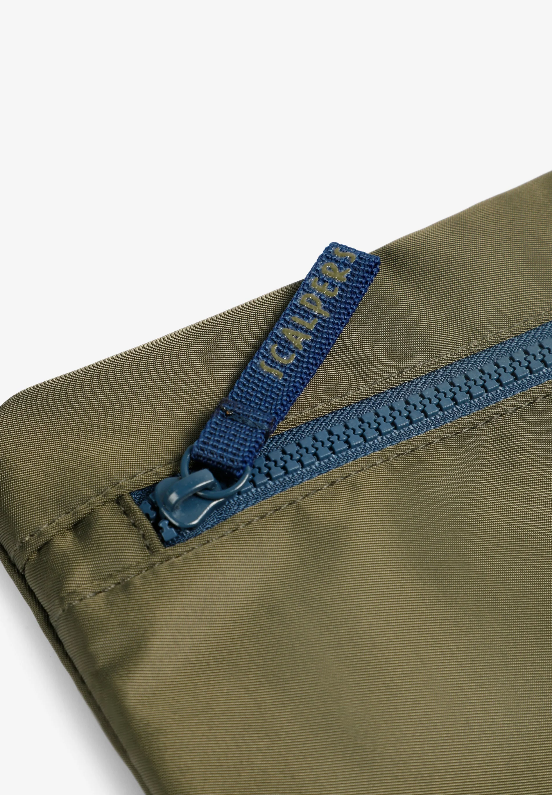 ESTOJO COM PADRÃO DE LOGÓTIPO - Image 4