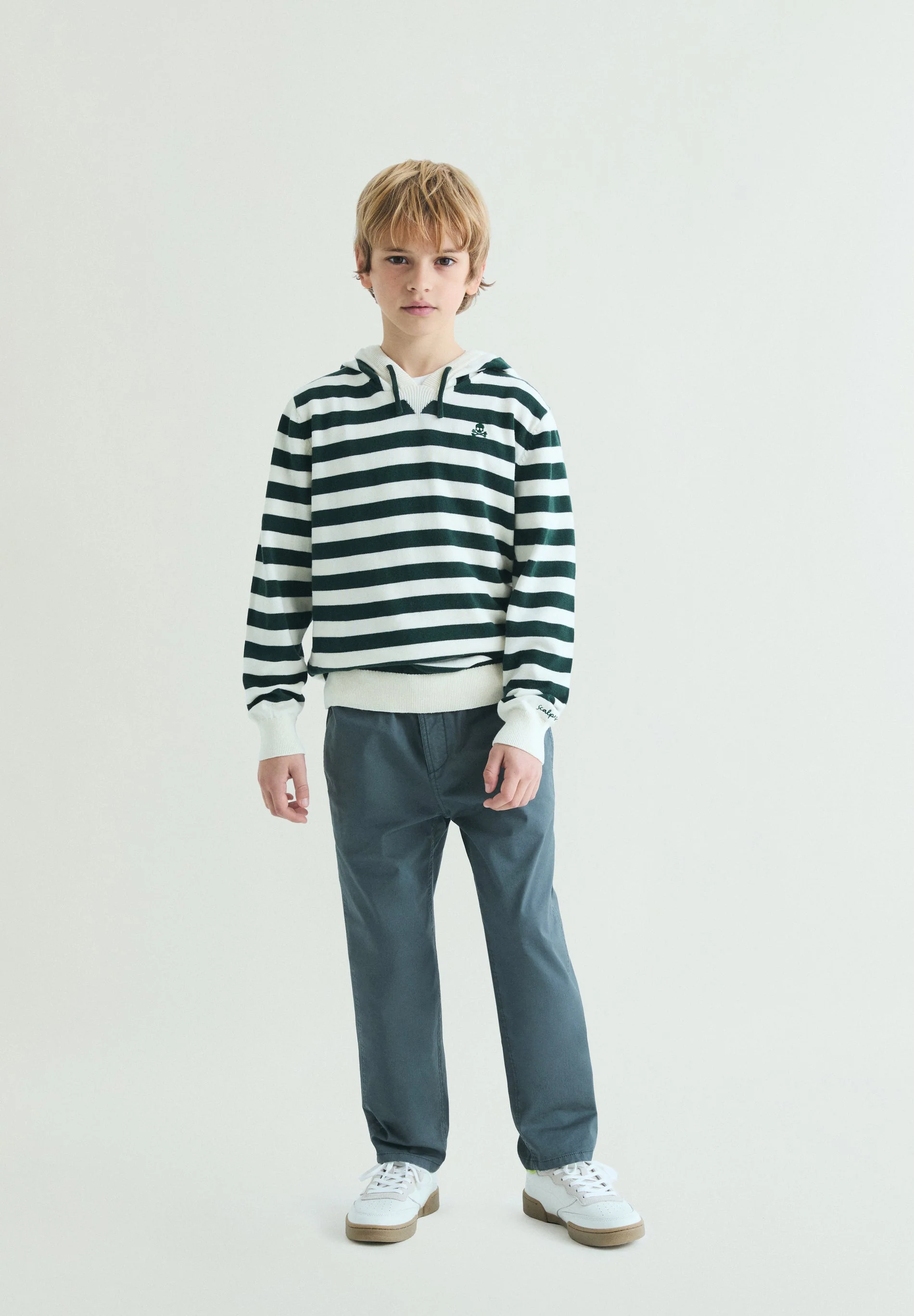 SWEATER COM CAPUZ ÀS RISCAS - Image 3